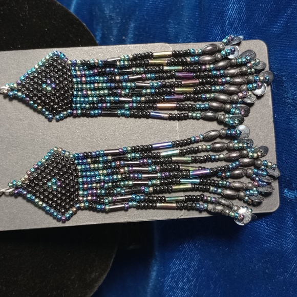 Multi-strand Iridescent Seed Bead Necklace And Matching Fringe Earrings - Picture 5 of 17